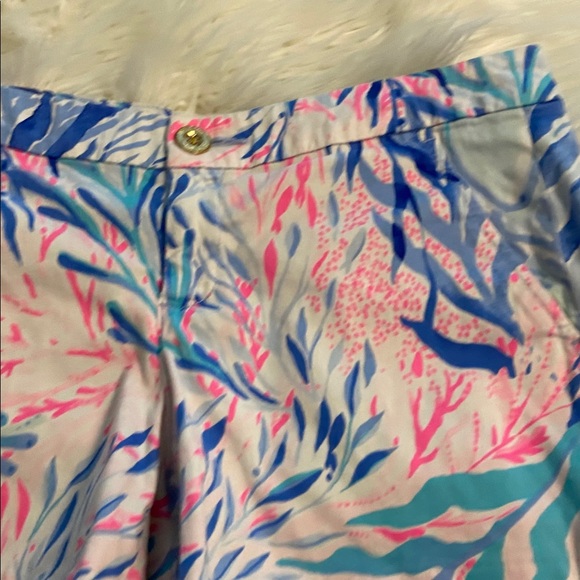 Lilly Pulitzer Colorful Women's Printed Shorts size 4 very good condition - Picture 8 of 8